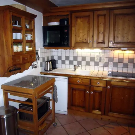 Ginabelle2e Apartment